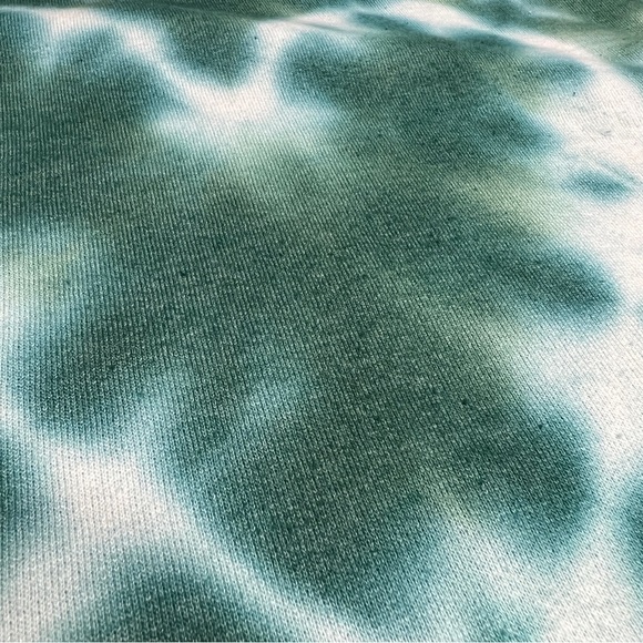 Urban Renewal Green Tie Dye Heart sweatshirt - Picture 10 of 12